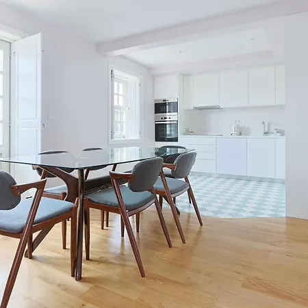 Downtown Charming Ponte Apartment *